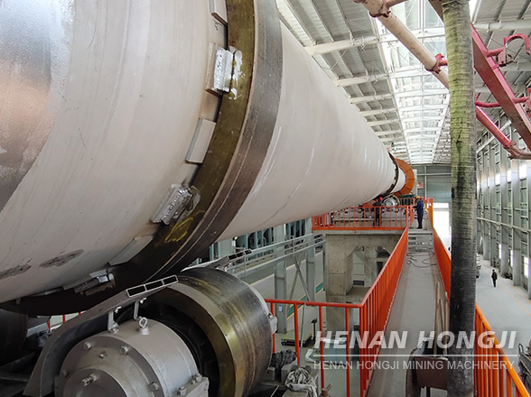 Four rotatif à ciment3